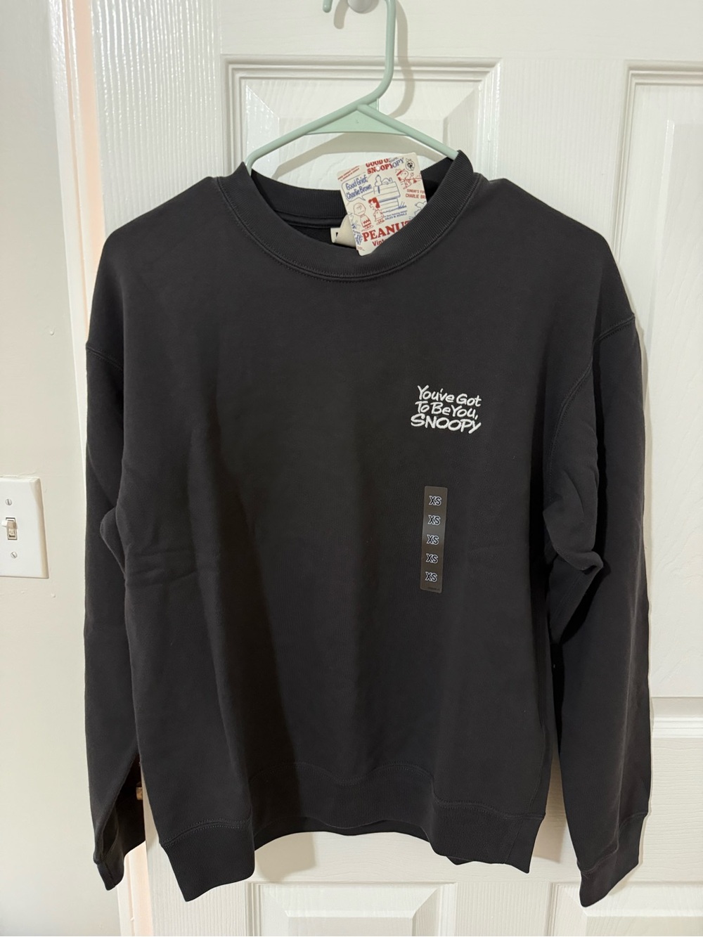 Uniqlo x PEANUTS Snoopy Crewneck